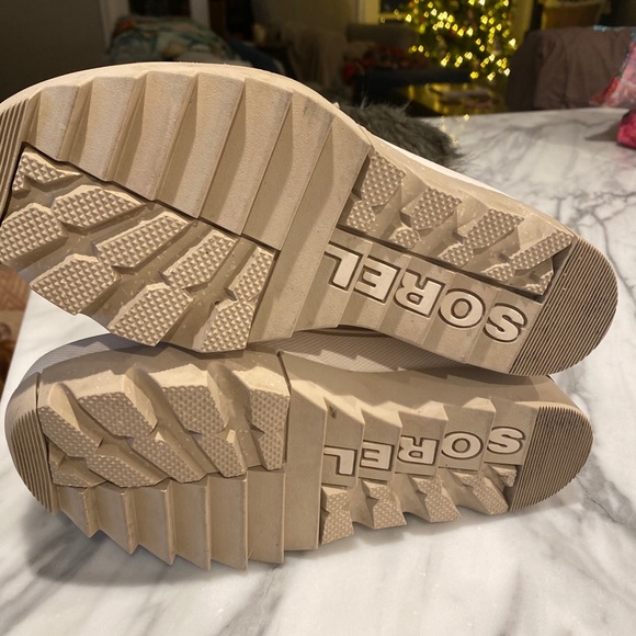 Like New Sorel Snow Boots - Picture 6 of 6